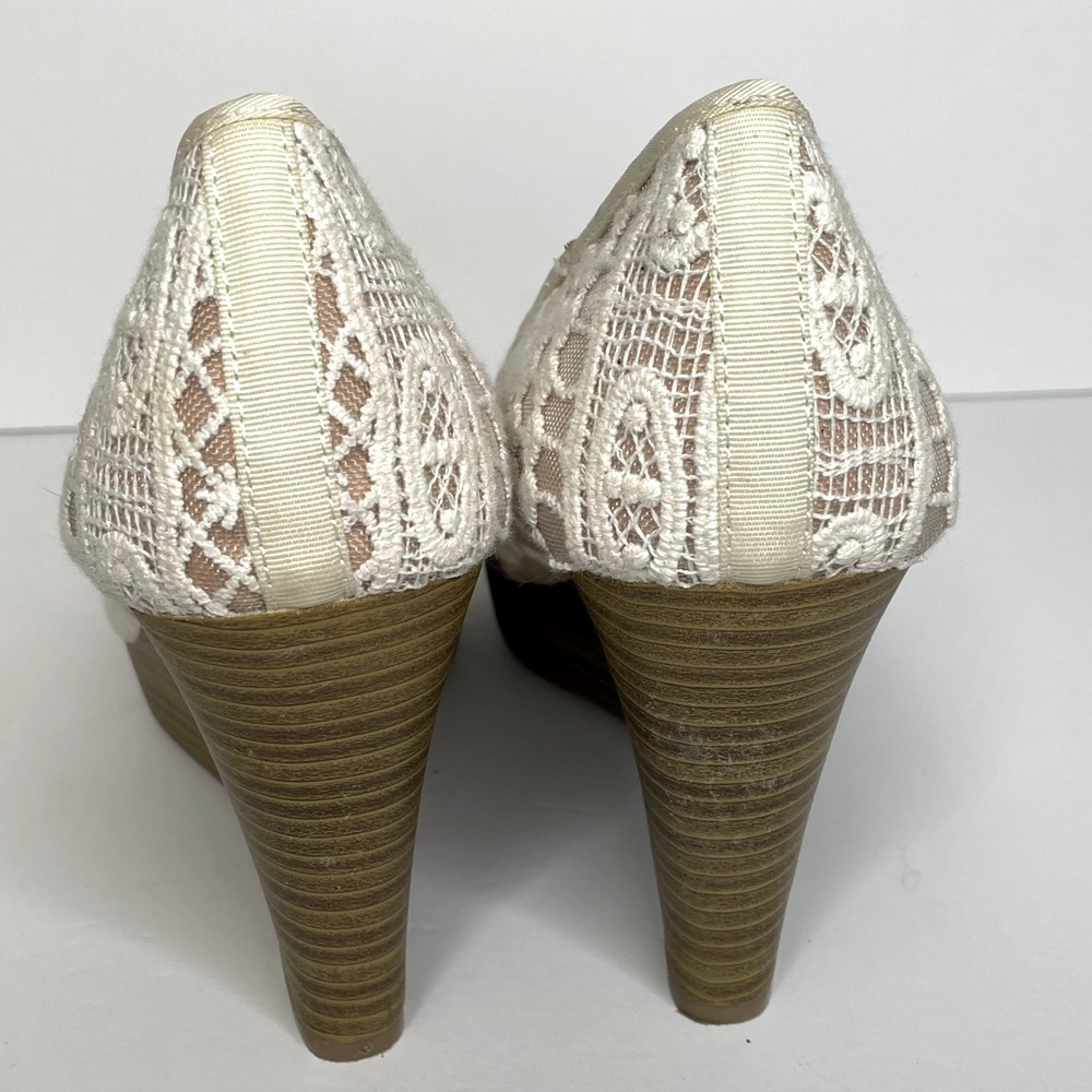 American Eagle Ivory Lace Wedge Shoe | Size 8.5 - Picture 4 of 8